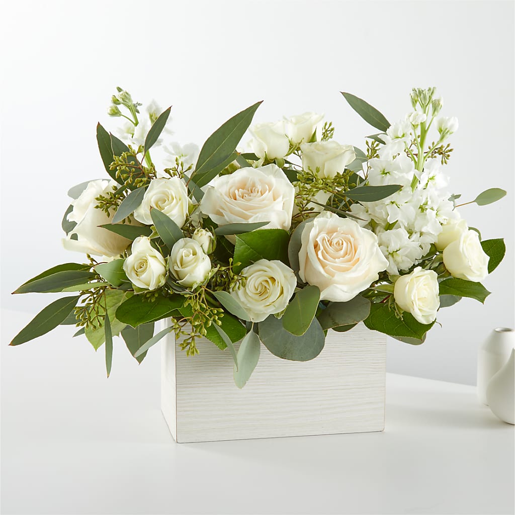 Fresh Linen Box Bouquet – Verona Florist, Woodbridge ON