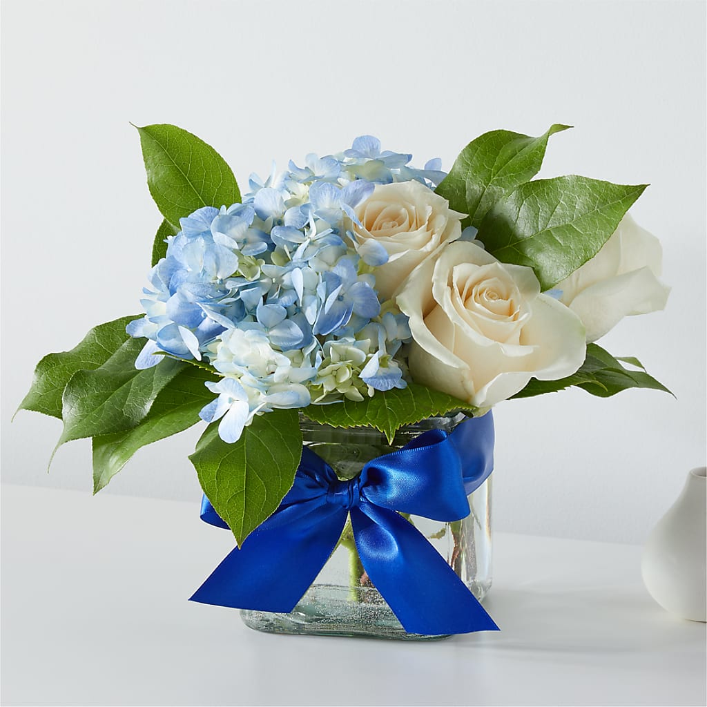 Sky Blue Delight Bouquet – Verona Florist, Woodbridge ON