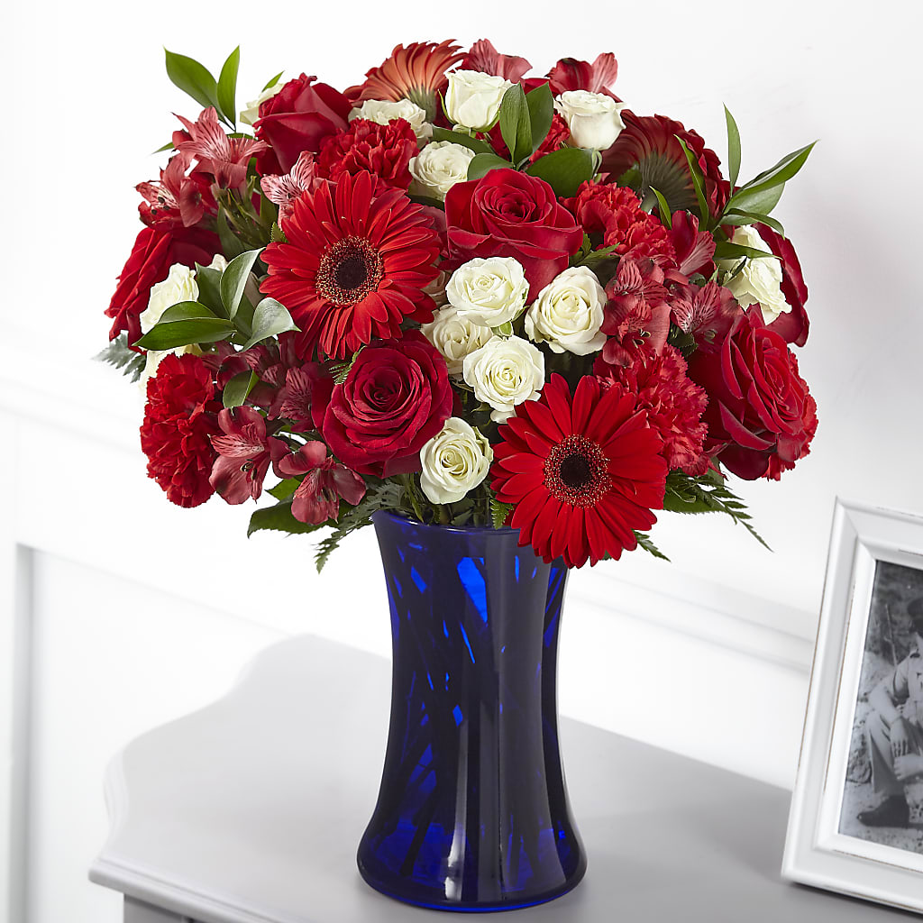 Hearts Embrace Bouquet – Verona Florist, Woodbridge ON