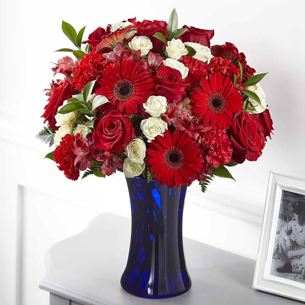 Hearts Embrace Bouquet – Verona Florist, Woodbridge ON