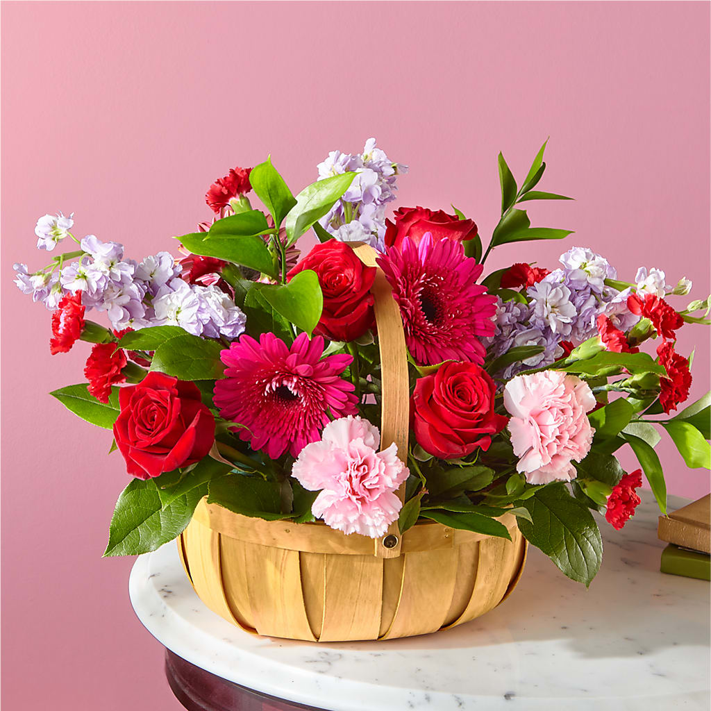 Pink Picnic Basket – Verona Florist, Woodbridge ON