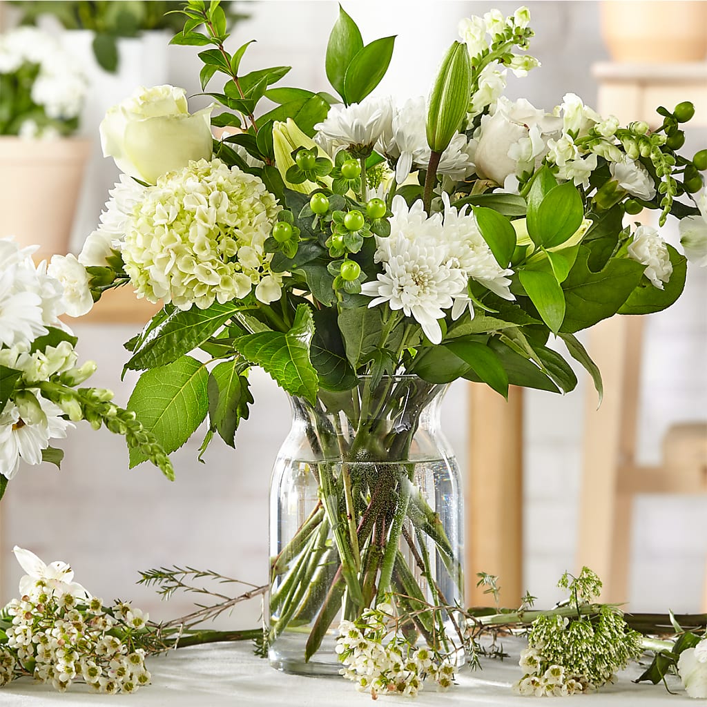 Classic Ivory – A Florist Original – Verona Florist, Woodbridge ON