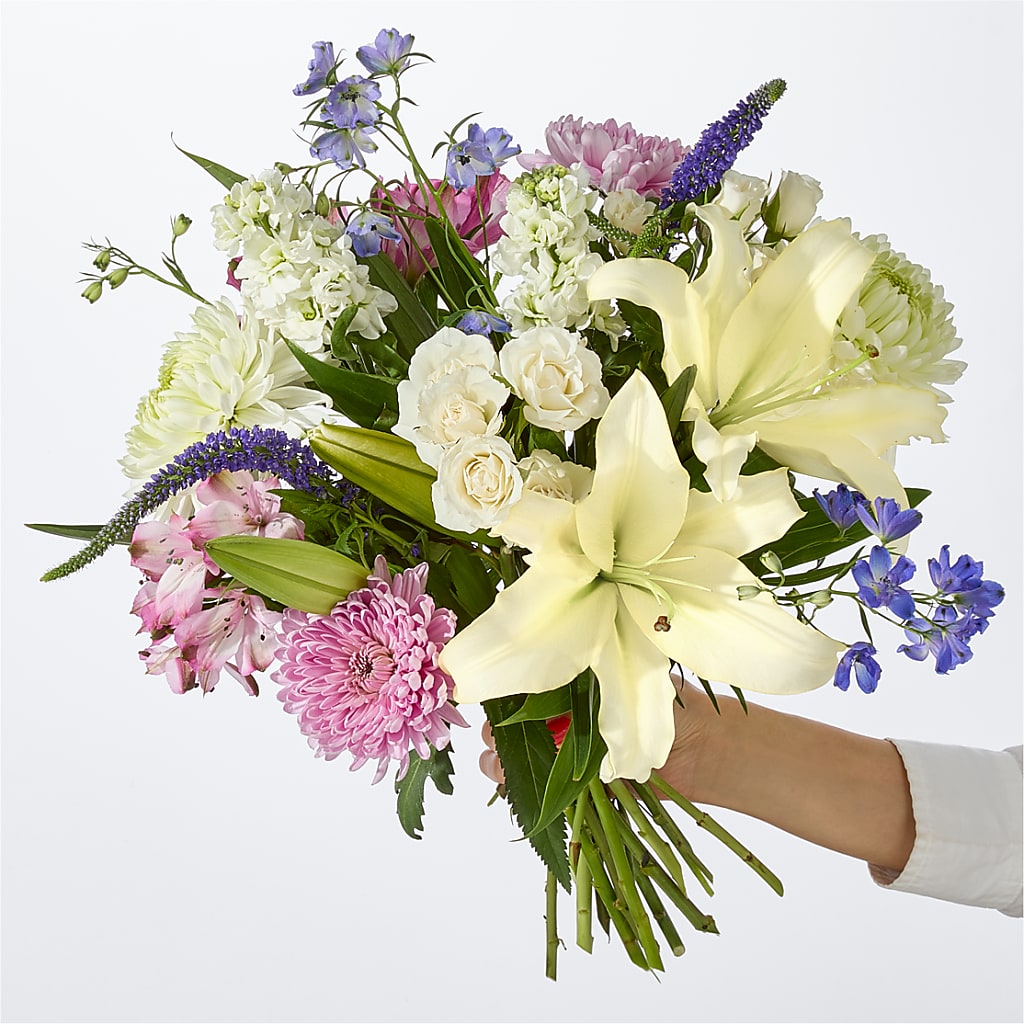 Winter Celebration Bouquet –  Verona Florist, Woodbridge ON