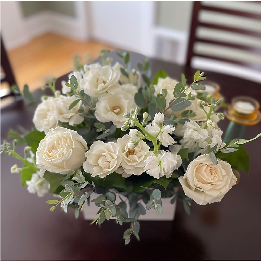 Fresh Linen Box Bouquet –  Verona Florist, Woodbridge ON