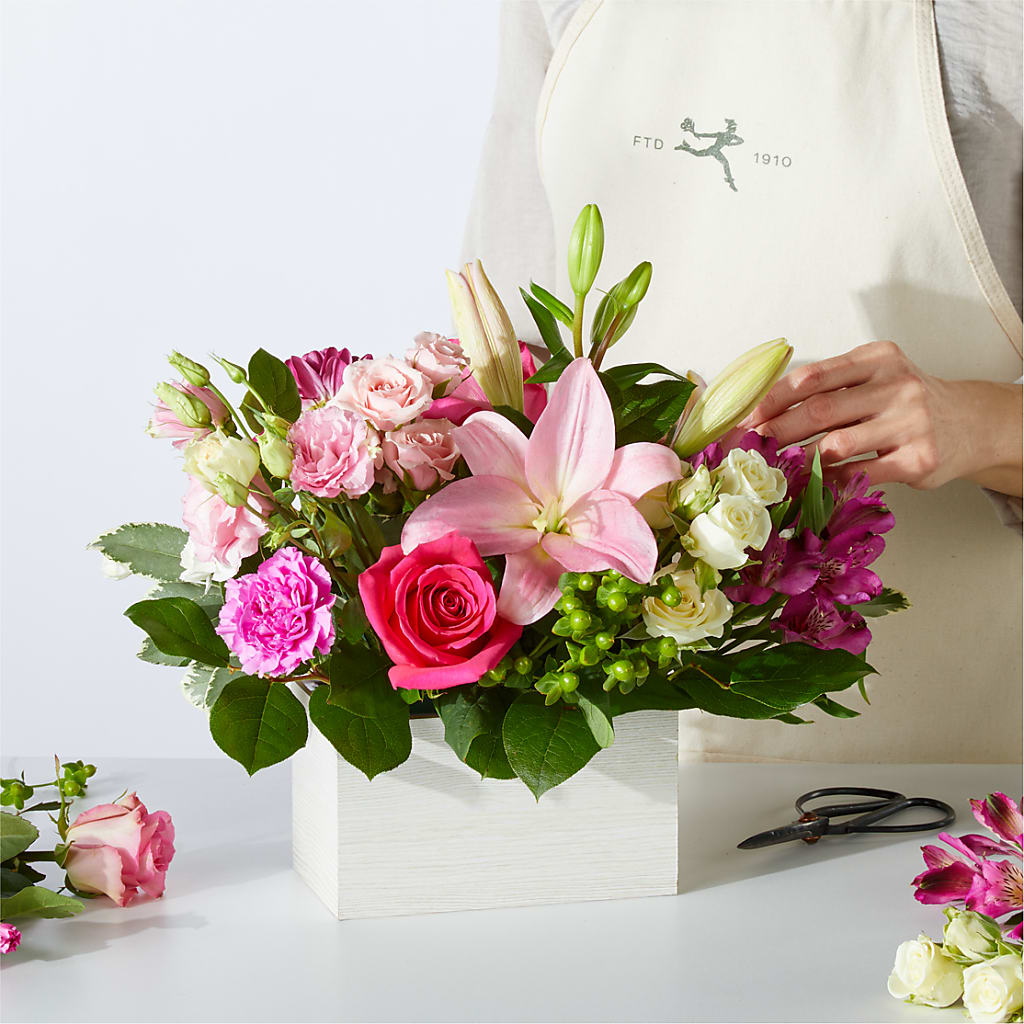 Sweetberry Box – A Florist Original –  Verona Florist, Woodbridge ON