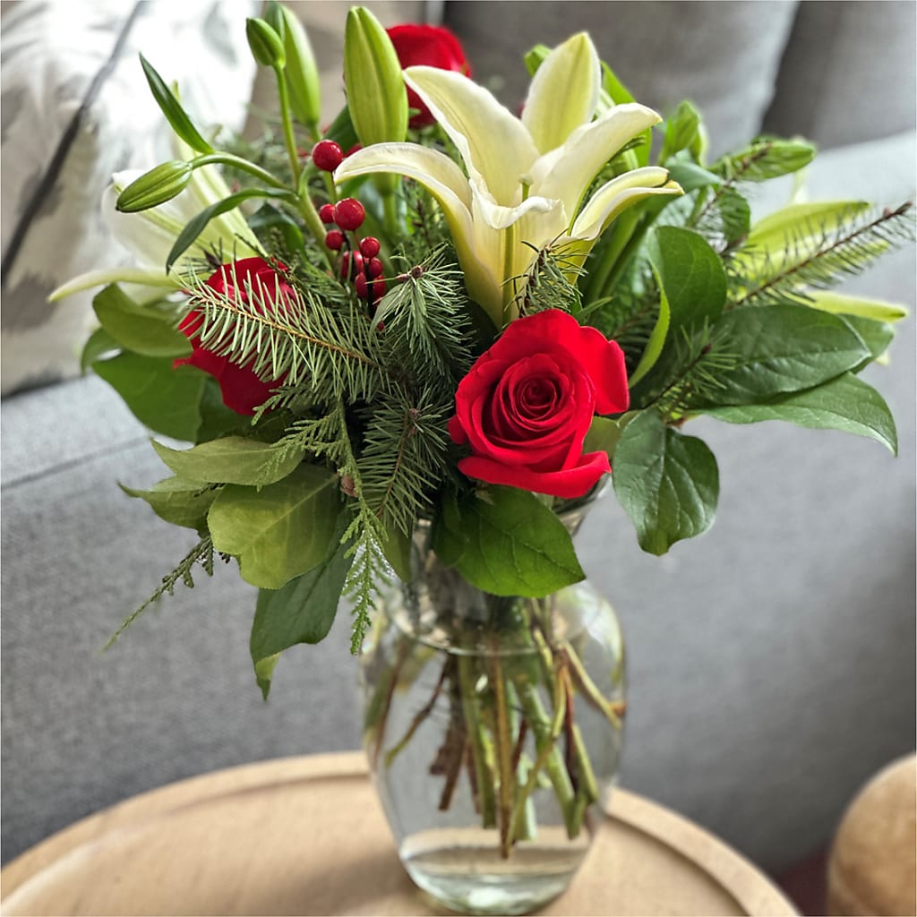 Sparkling Snowflakes Bouquet –  Verona Florist, Woodbridge ON