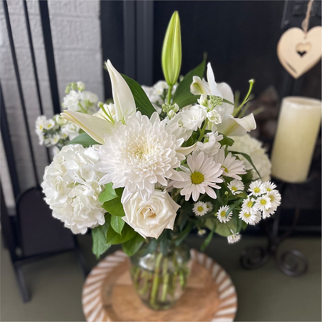 Classic Ivory – A Florist Original –  Verona Florist, Woodbridge ON