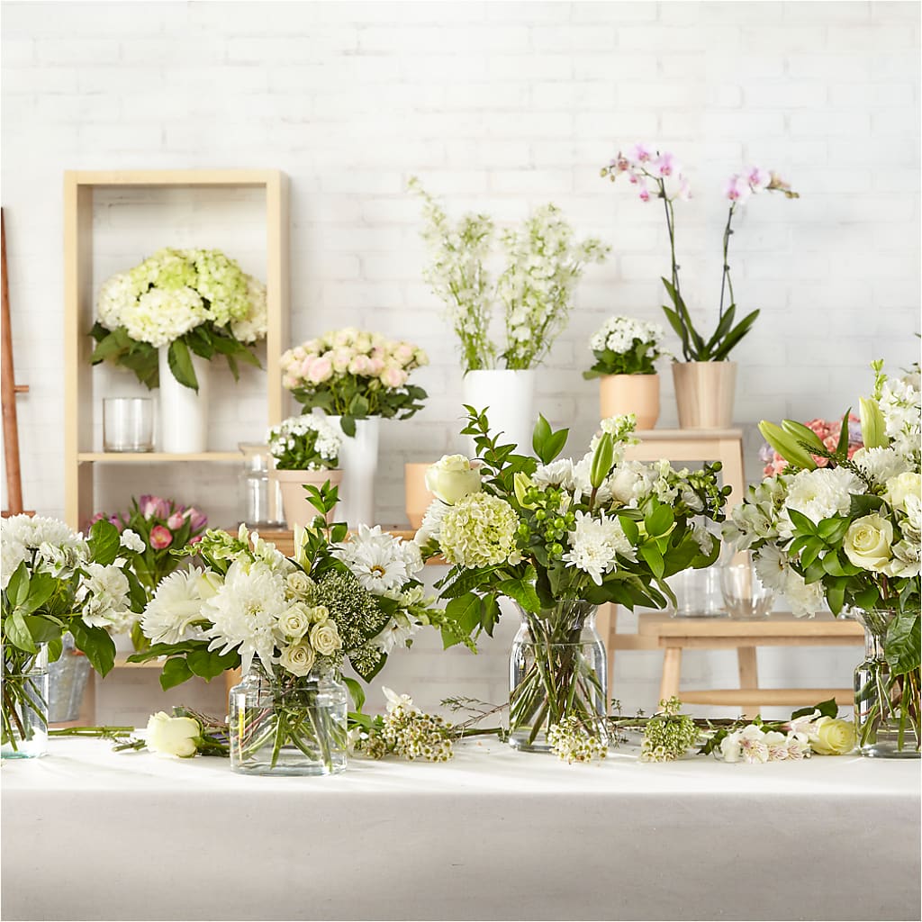Classic Ivory – A Florist Original –  Verona Florist, Woodbridge ON