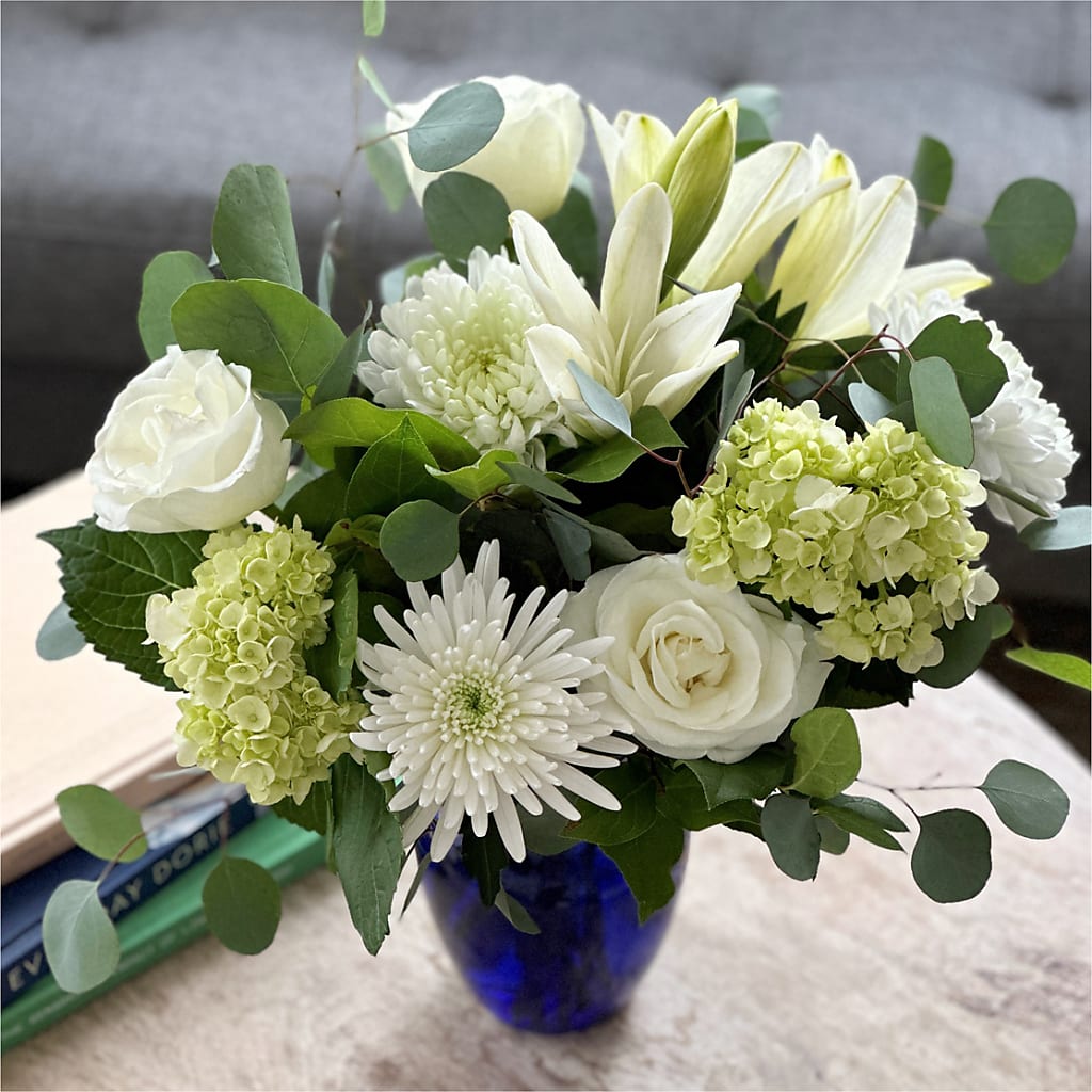 Snowy Dreams Bouquet –  Verona Florist, Woodbridge ON