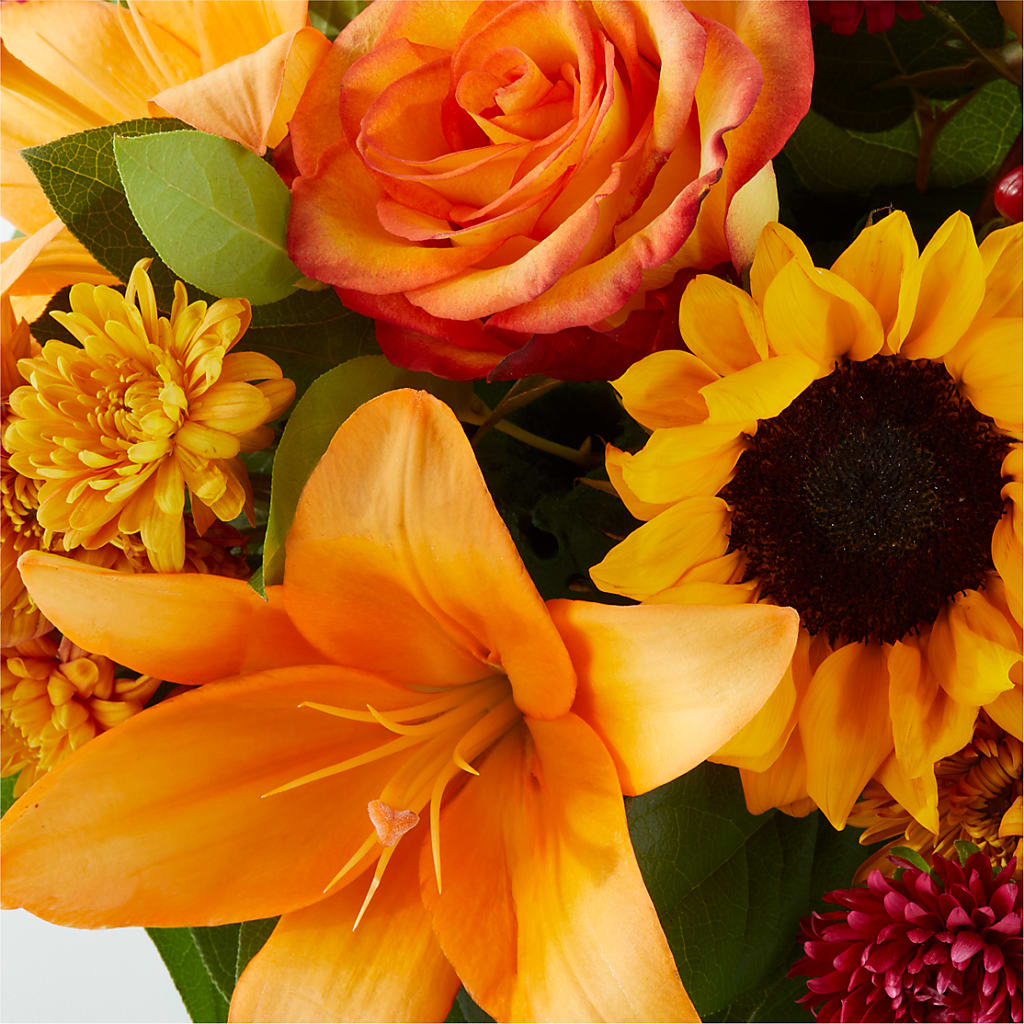 Grateful Centerpiece –  Verona Florist, Woodbridge ON