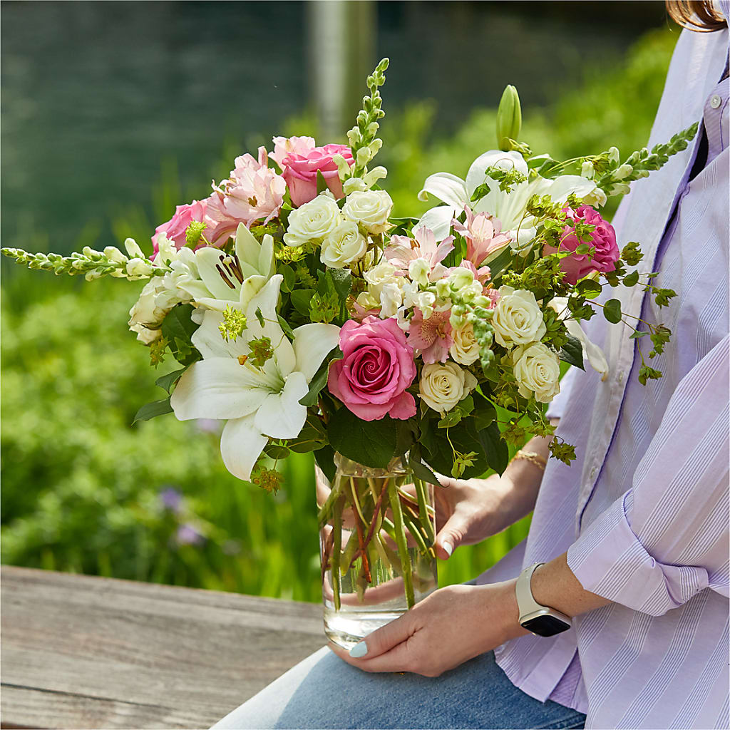 Fondly Bouquet –  Verona Florist, Woodbridge ON